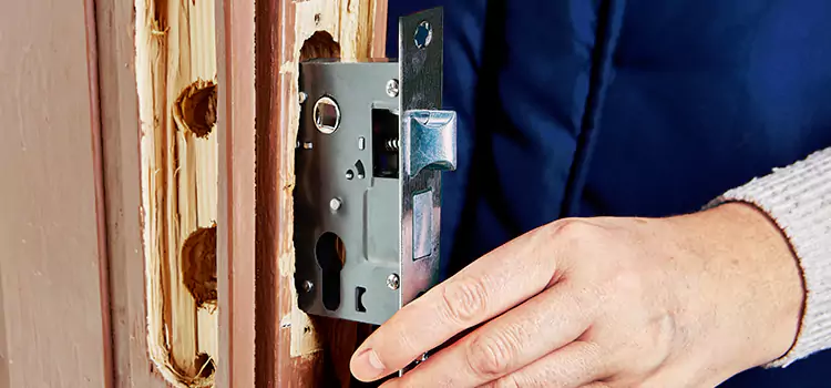 Garage Door Lock Replacement La Mirada